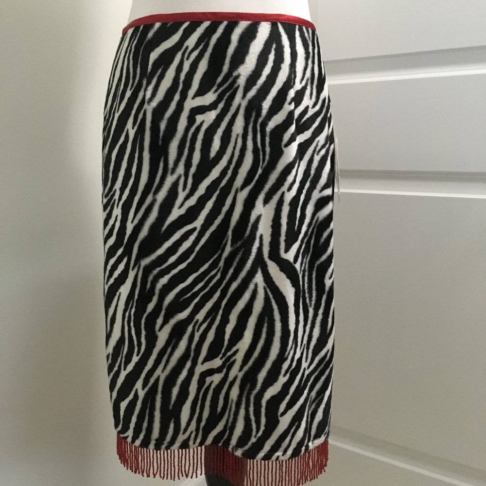 NWT XOXO black/white skirt with red trim size 6